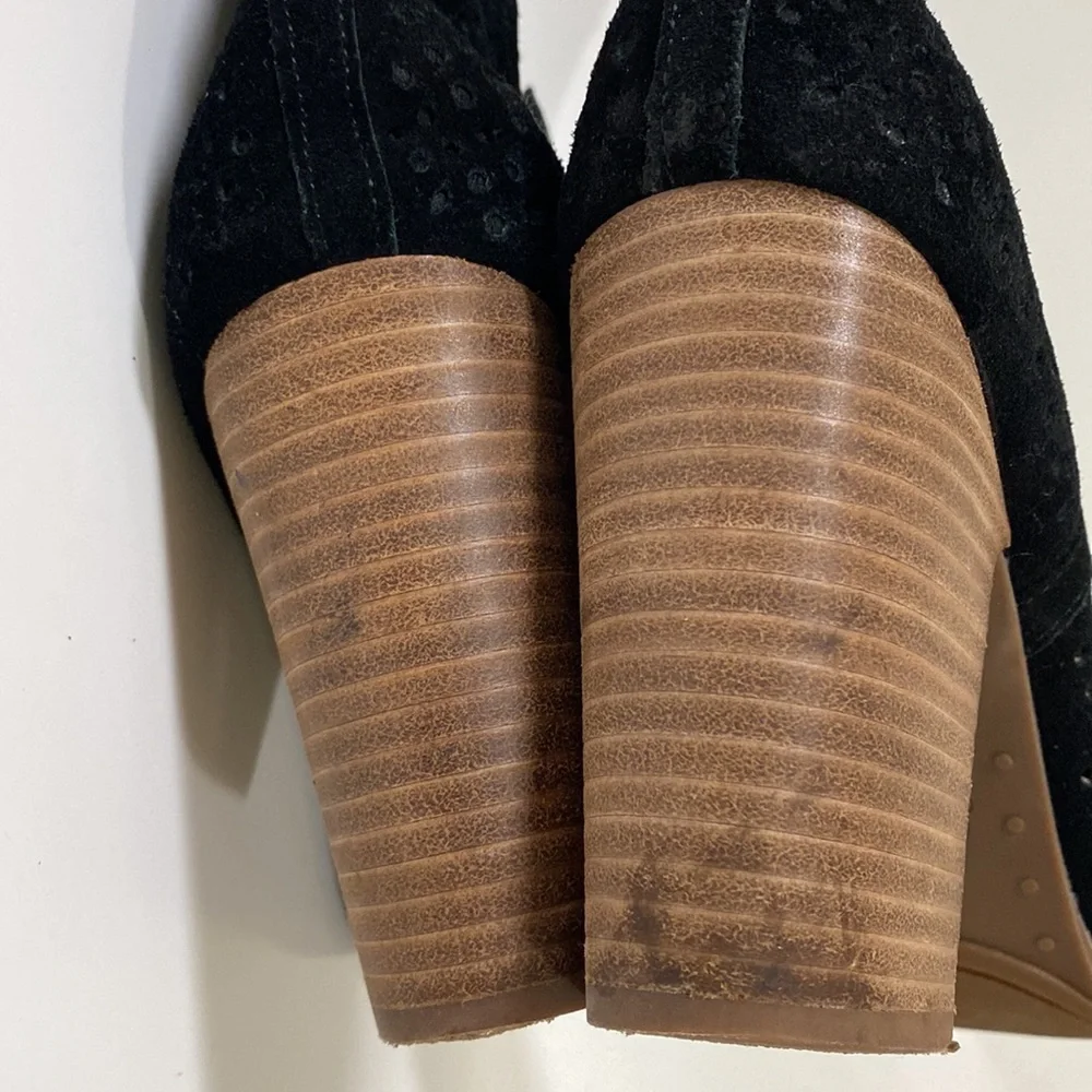 Lucky Brand pull perforated